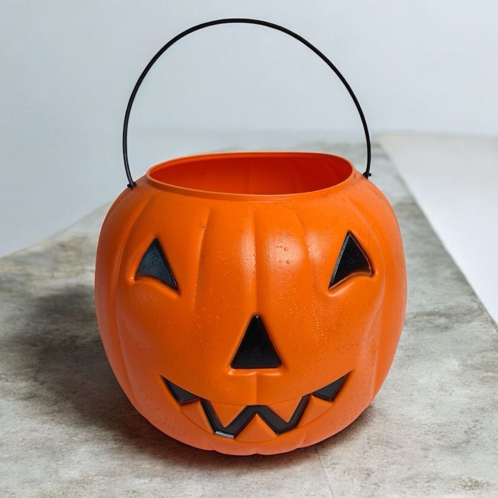 Vintage General Foam Plastics Blow Mold Orange Pumpkin Jack O Lantern Bucket